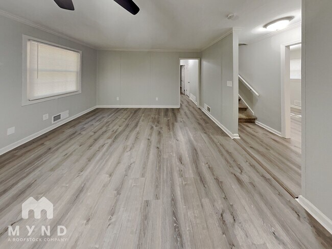 Building Photo - 240 N Hurst Mill Rd