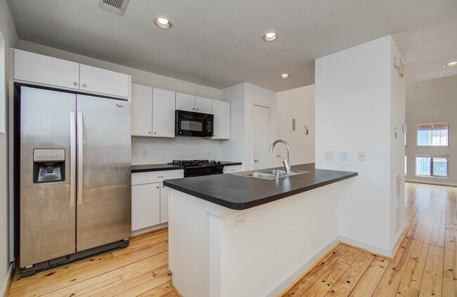 Building Photo - 3210 Yellowstone Park Dr