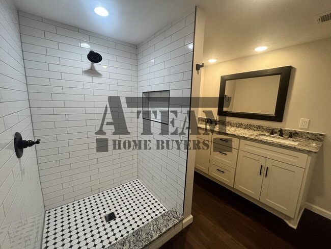 Building Photo - Fully Remodeled 2 Bedroom 2 Bath in Gun Ba...