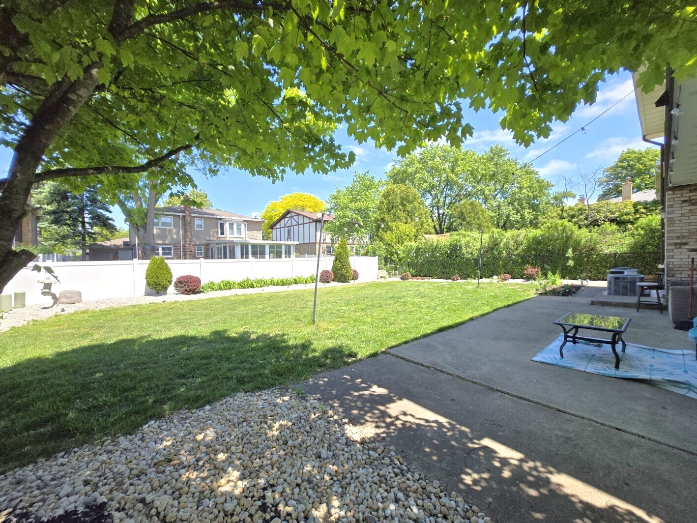 Building Photo - 1002 E Callero Cir