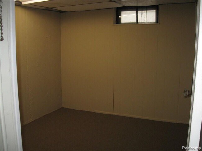 Building Photo - Remodeled Home