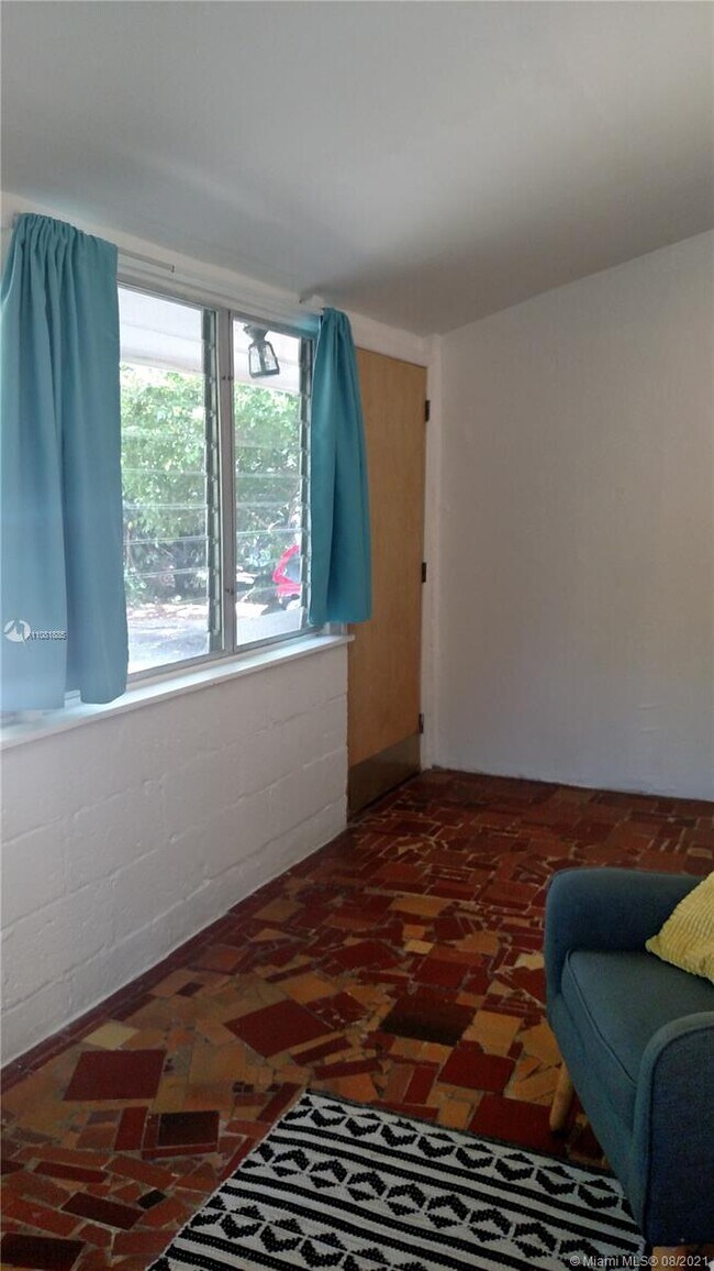 Building Photo - 11342 Peachtree Dr