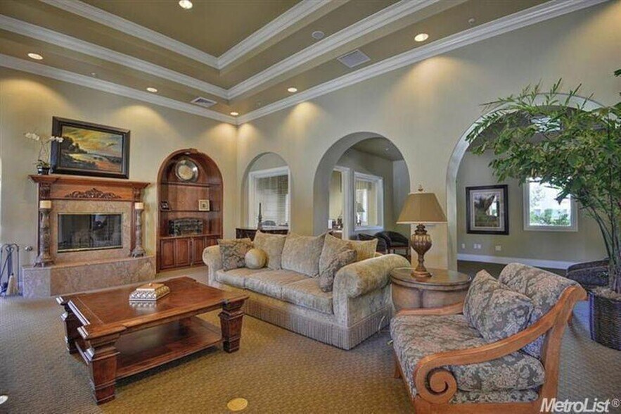 Building Photo - 4800 Westlake Pky