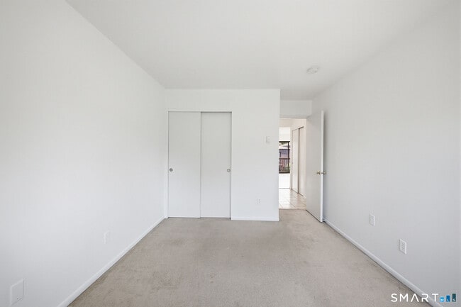 Building Photo - 255 Strawberry Hill Ave