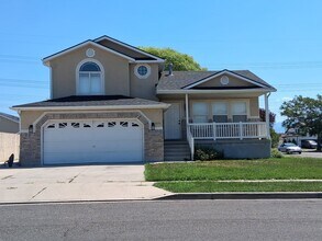 Building Photo - 3051 Waterleaf Way