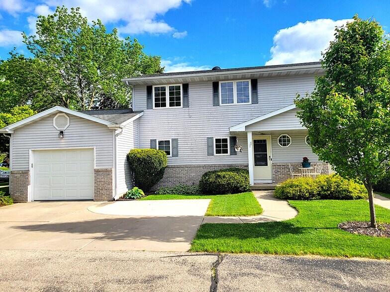 Primary Photo - 1 Sonora Ct