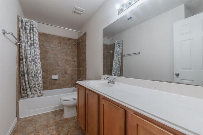 Building Photo - 9408 Castle Pines Dr