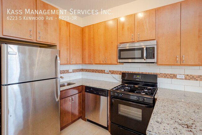Building Photo - 6223 S Kenwood Ave