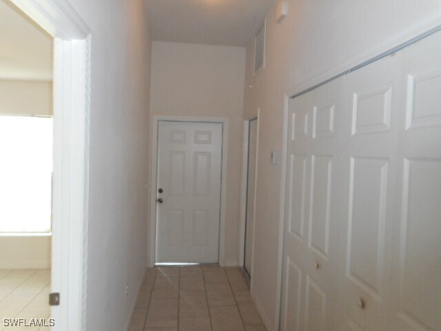 Building Photo - 3912 SW 15th Pl