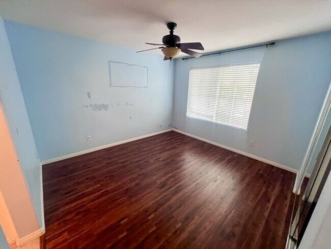 Building Photo - 5 bedroom Winchester home with a 3 car garage for LEASE!