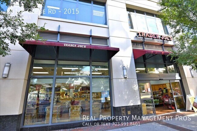 Building Photo - 851 N Glebe Rd