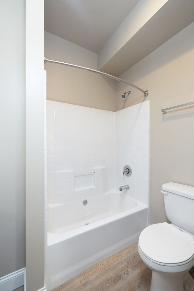 Building Photo - Newer 2 bedroom condo for rent!