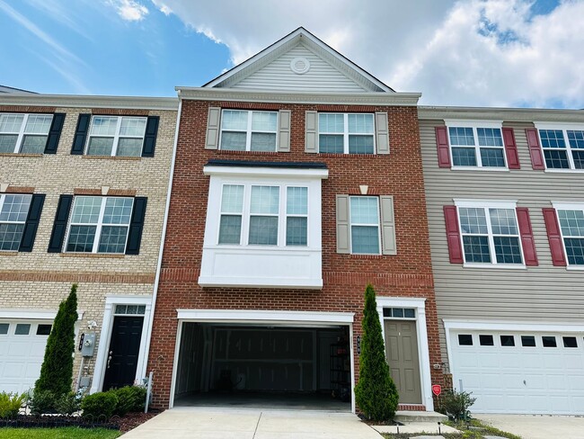 Building Photo - TOWNHOME AVAILABLE IN BALTIMORE CITY