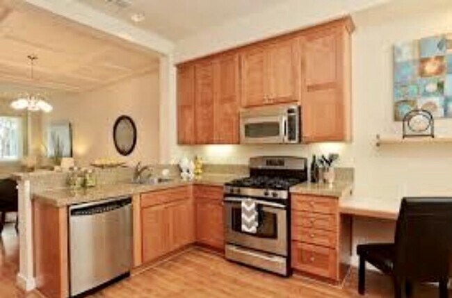Building Photo - 201 Cahill Park Dr