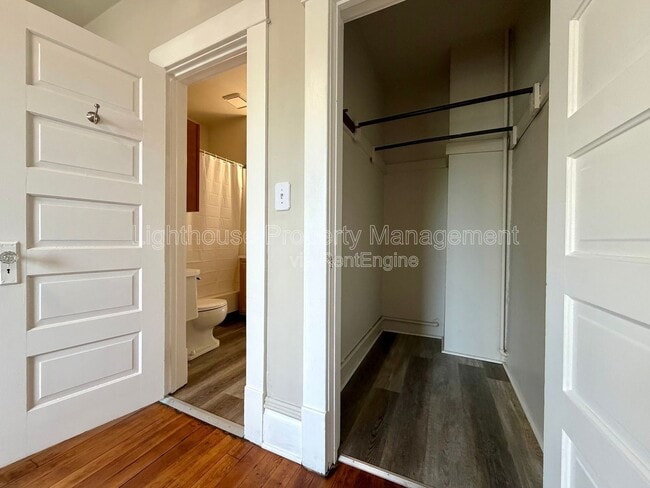 Building Photo - 1242 Davis Ave NW