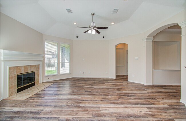 Building Photo - 226 Elana Ln