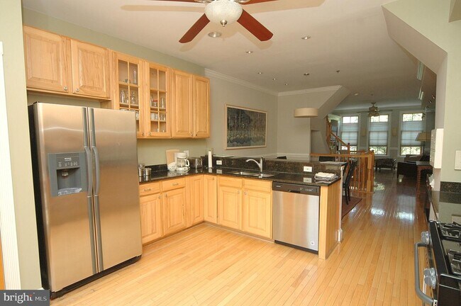 Building Photo - 706 S Bond St