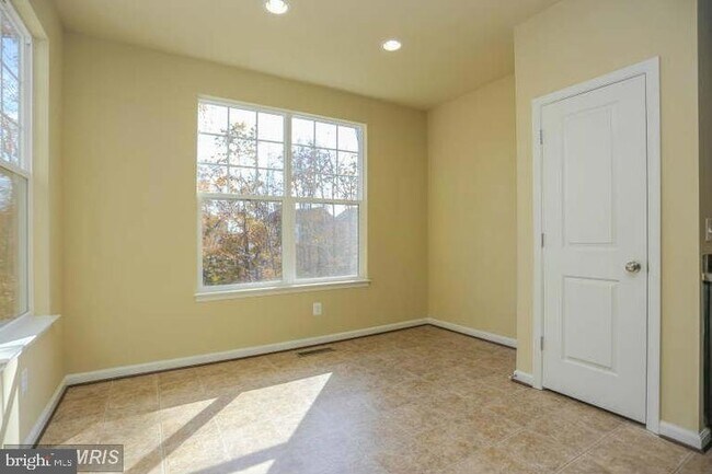 Building Photo - 262 Short Branch Rd