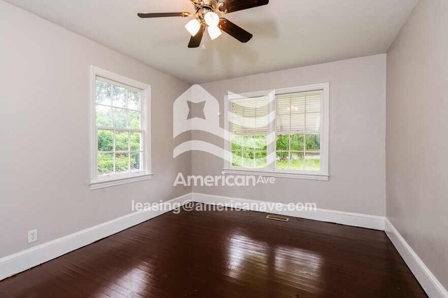 Building Photo - 192 Parkwood Ave