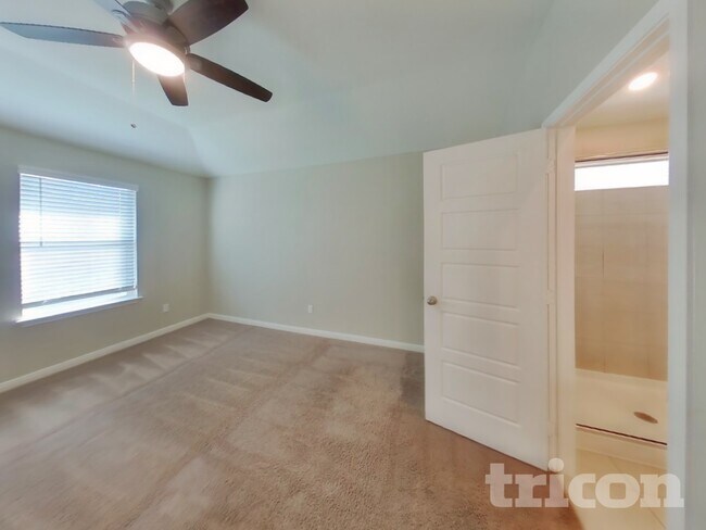 Building Photo - 13618 Paxton Blvd