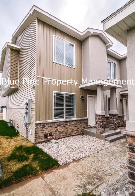 Building Photo - 710 S Saturn Ave