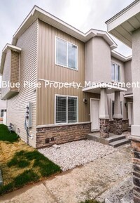 Building Photo - 710 S Saturn Ave