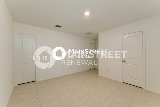 Building Photo - 3 Bedroom Pet-Friendly Home in Fort Worth, TX with Main Street Renewal