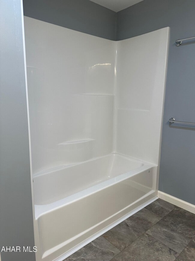 Building Photo - 1654 Quaker Valley Rd