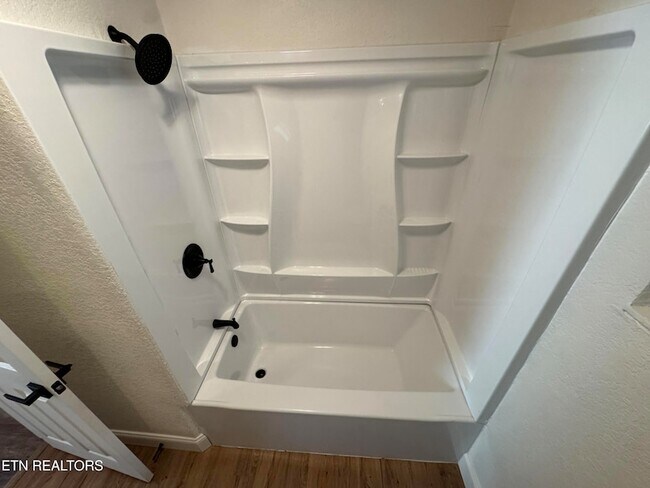 Building Photo - 1712 Vada Cir