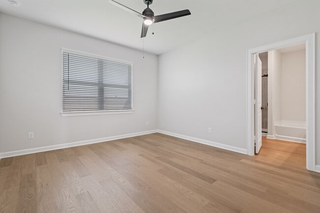 Building Photo - 1119 Campside Dr