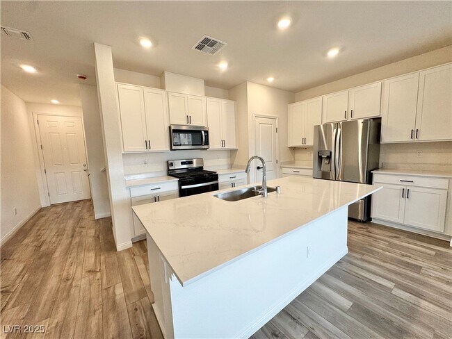 Building Photo - 6675 Ellery St