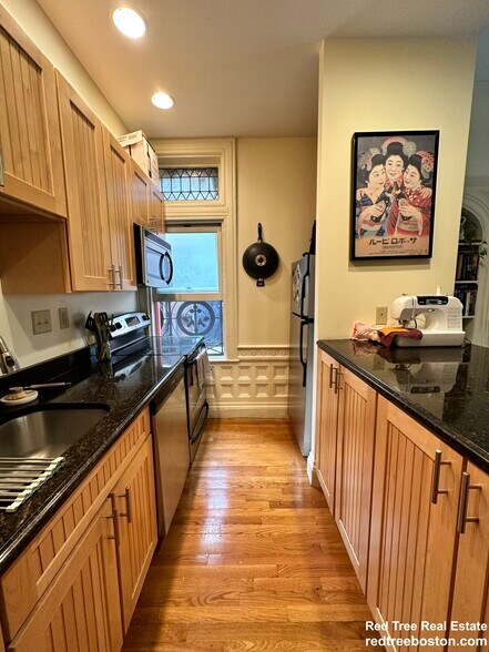 Unit 1 - 197 Commonwealth Ave