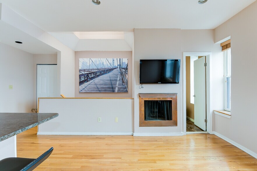 Building Photo - 2300 18th St NW