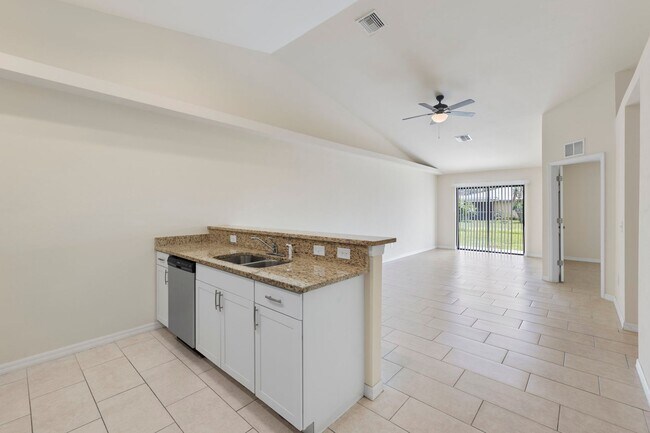 Building Photo - LB - Newly Constructed 3 bed 2 bath duplex with garage.