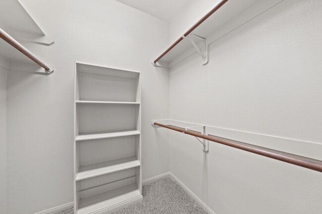 Building Photo - 530 Lockland Ln