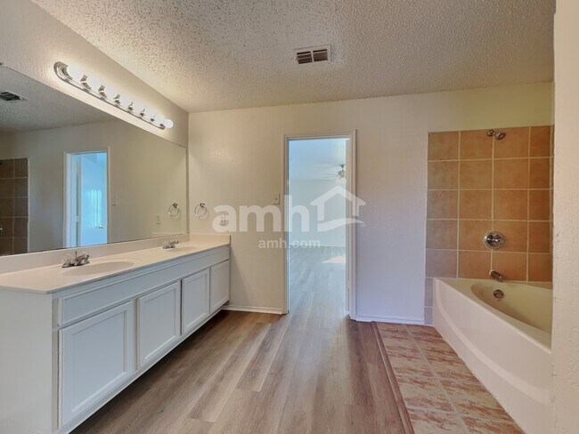 Building Photo - 108 Quail Meadows Ln