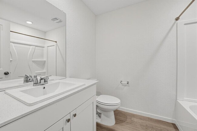 Building Photo - 511 Jones Bch Ln