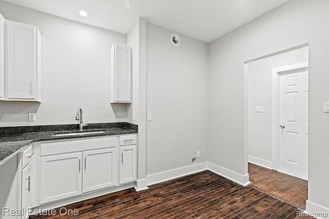 Building Photo - 2282 Belvidere St