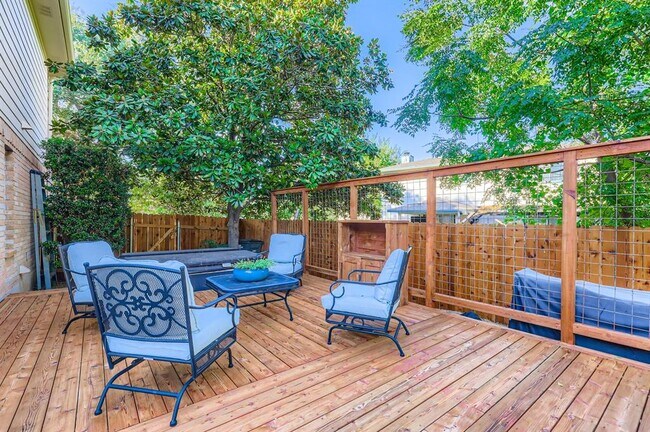 Building Photo - 312 Brentwood Dr