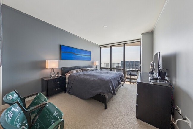 Building Photo - 225 N Columbus Dr