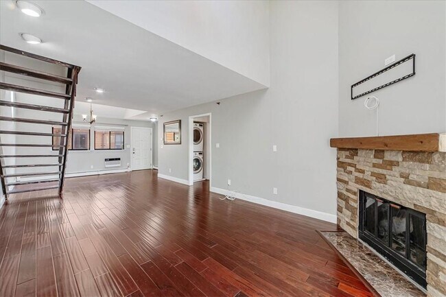 Building Photo - 15 Greenridge Ave