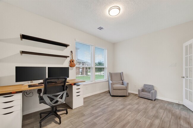 Building Photo - 15607 Barton Orchard Ln