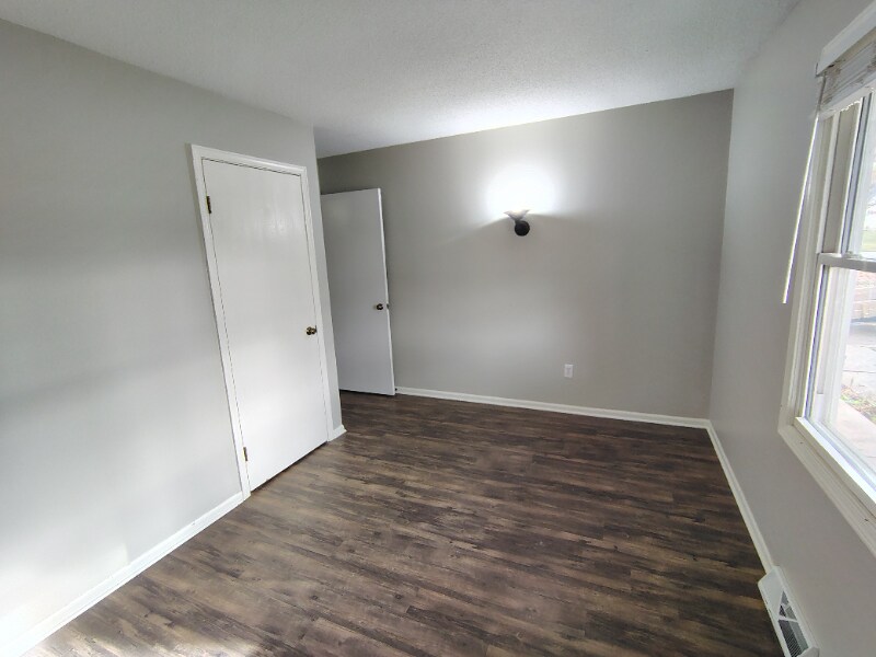 Building Photo - 2634 Randall Ave NW