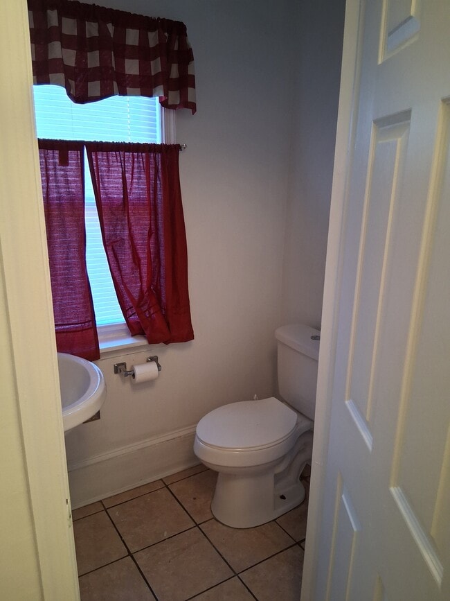 Building Photo - 917 N Lombard St