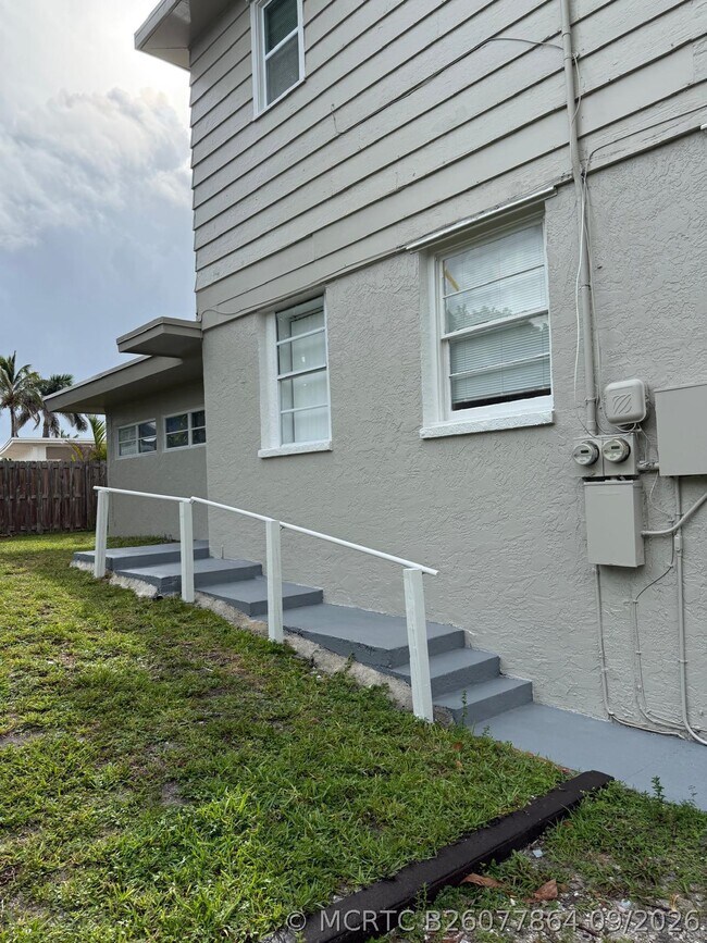 Building Photo - 1140 Hernando St