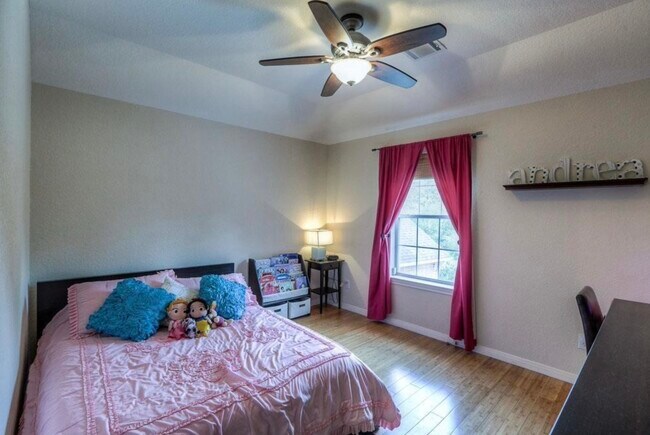 Building Photo - 3 Patina Pines Pl