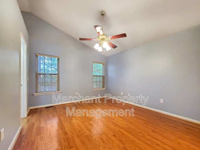 Building Photo - 237 Oak Valley Dr