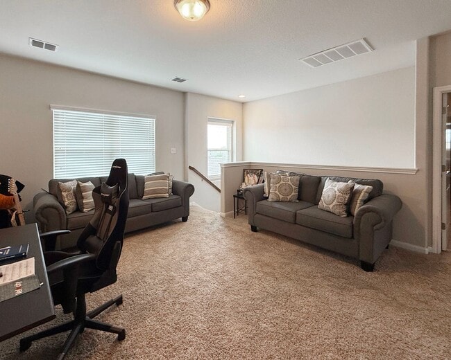 Building Photo - Beautiful 4/3.5 Home Available In Northwest San Antonio!