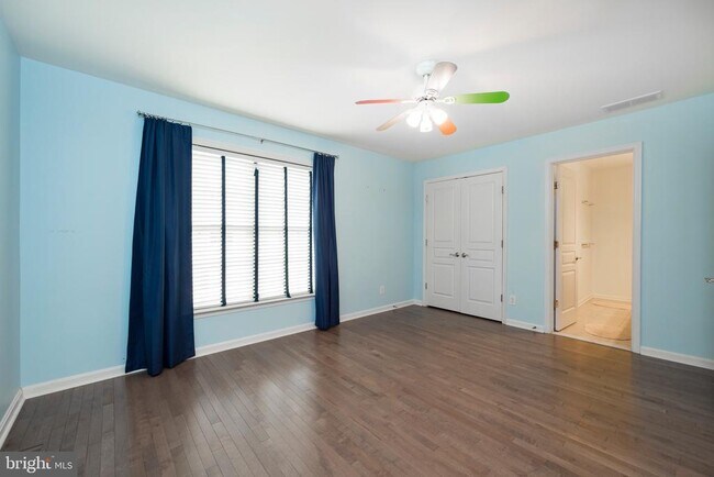 Building Photo - 311 Elmhurst Dr