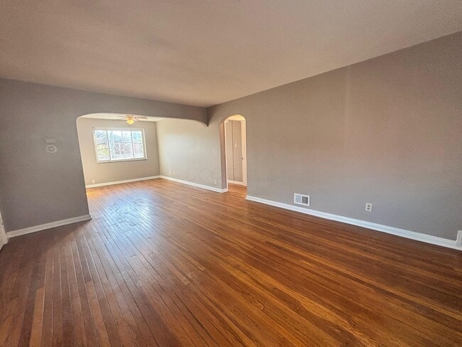 Primary Photo - 34 N Hampton Rd